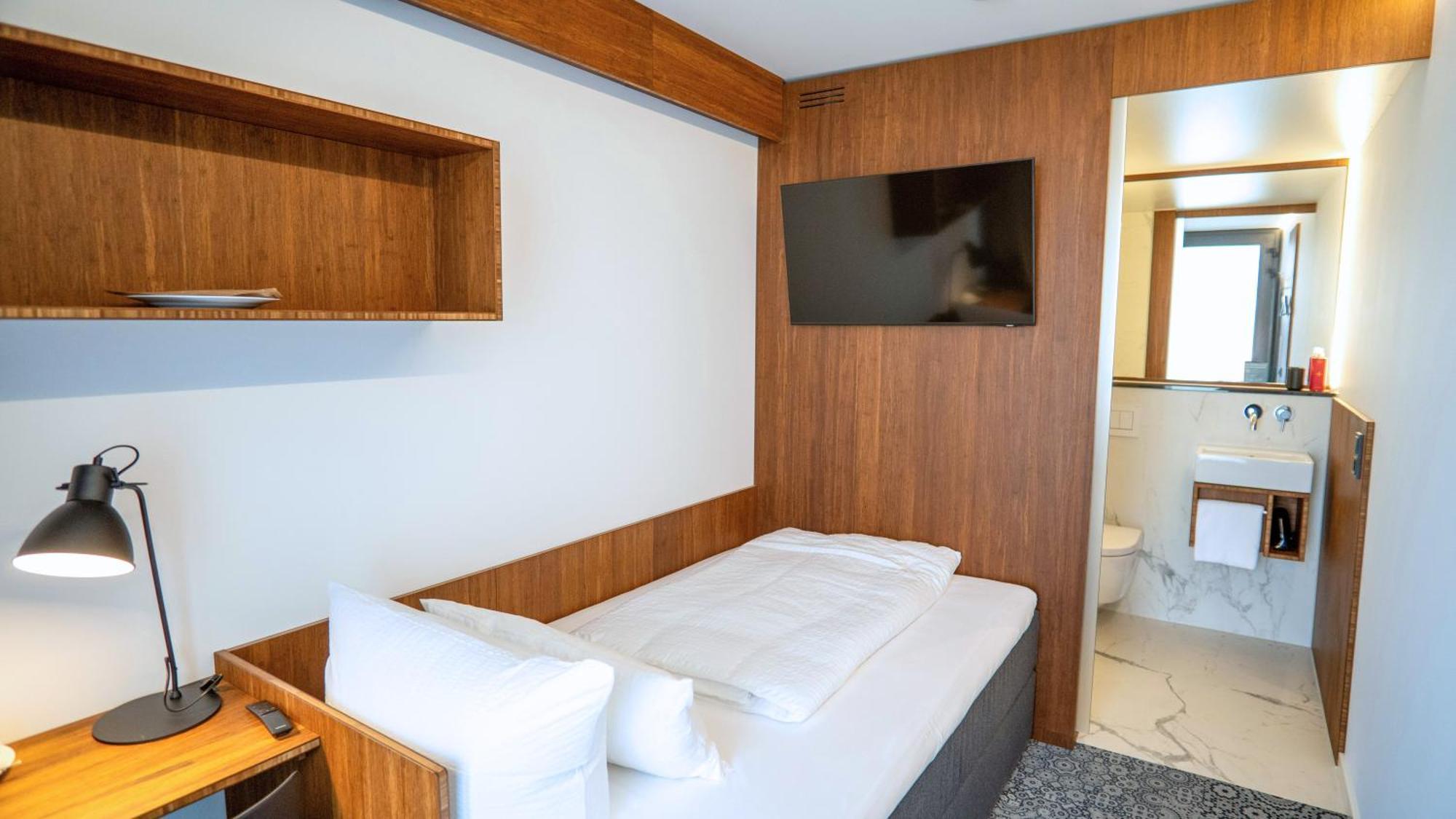 Tin Inn - Heinsberg - Das Hotel Aus Hochwertig Ausgebauten Ueberseecontainern Extérieur photo